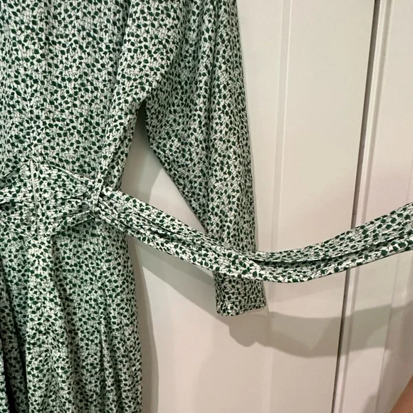 Significant Other Green Floral Maxi Dress - Picture 9 of 10
